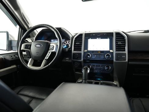 Used 2018 Ford F150 Lariat w/ Equipment Group 502A Luxury AWD/4WD image 15