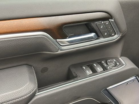 Used 2025 GMC Sierra 3500 Denali image 33