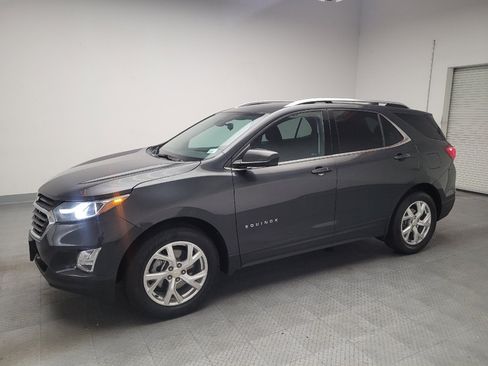 Used 2020 Chevrolet Equinox LT FWD image 2