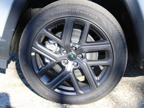 New 2026 Jeep Compass Latitude image 8