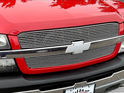 Used 2005 Chevrolet Avalanche Z71 w/ Sun And Sound Package AWD/4WD image 33