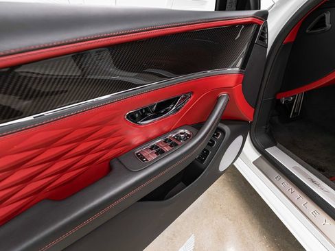 Used 2022 Bentley Flying Spur Plug-In Hybrid image 47