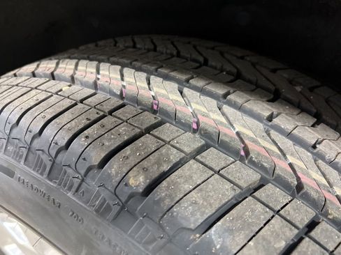 Used 2021 GMC Sierra 1500 SLT image 44