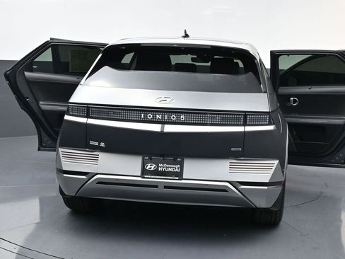 Certified 2023 Hyundai Ioniq 5 Limited w/ Cargo Package image 31