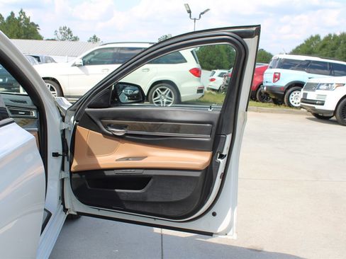 Used 2013 BMW 750Li image 35