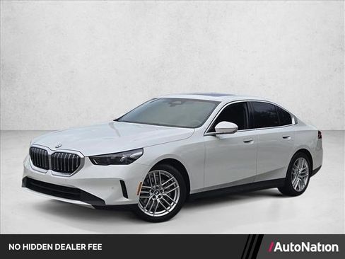 Used 2025 BMW 530i w/ Premium Package RWD image 1