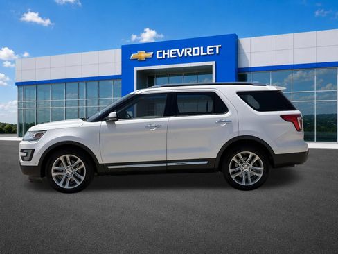 Used 2016 Ford Explorer Limited w/ Equipment Group 301A FWD image 4