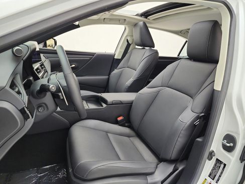 Used 2024 Lexus ES 350 w/ Premium Package FWD image 10