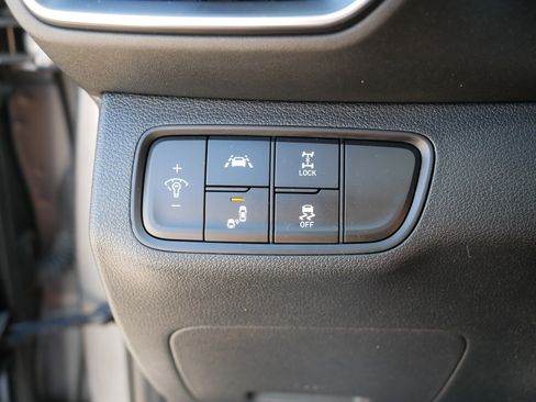 Used 2019 Hyundai Santa Fe SE AWD/4WD image 25
