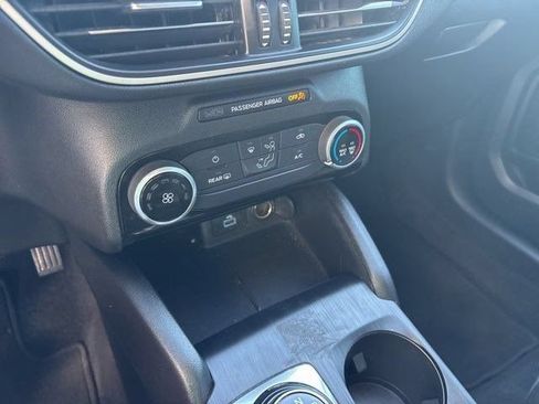 Used 2022 Ford Escape SE FWD image 25
