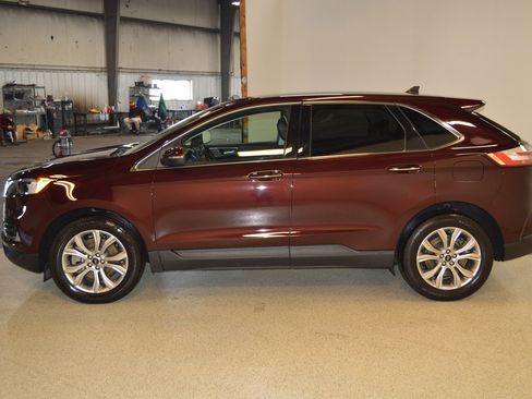 Used 2024 Ford Edge Titanium image 6
