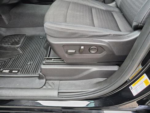 Used 2024 Chevrolet Silverado 1500 Custom Trail Boss w/ LPO, Dark Essentials Package image 16