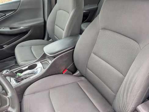 Used 2017 Chevrolet Malibu LS image 14