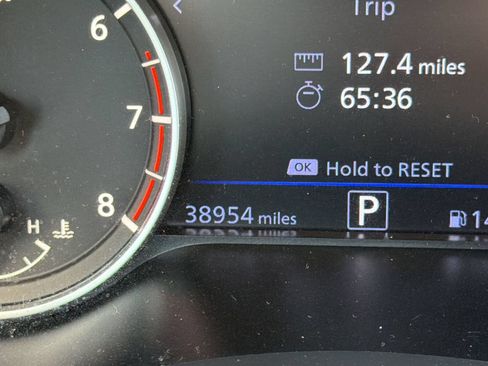 Used 2025 Nissan Altima 2.5 SV FWD image 24