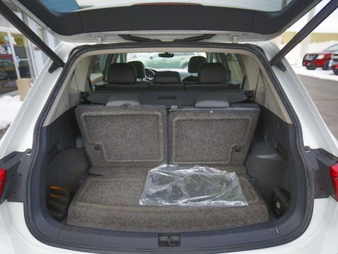 Used 2019 Volkswagen Tiguan SEL FWD image 18