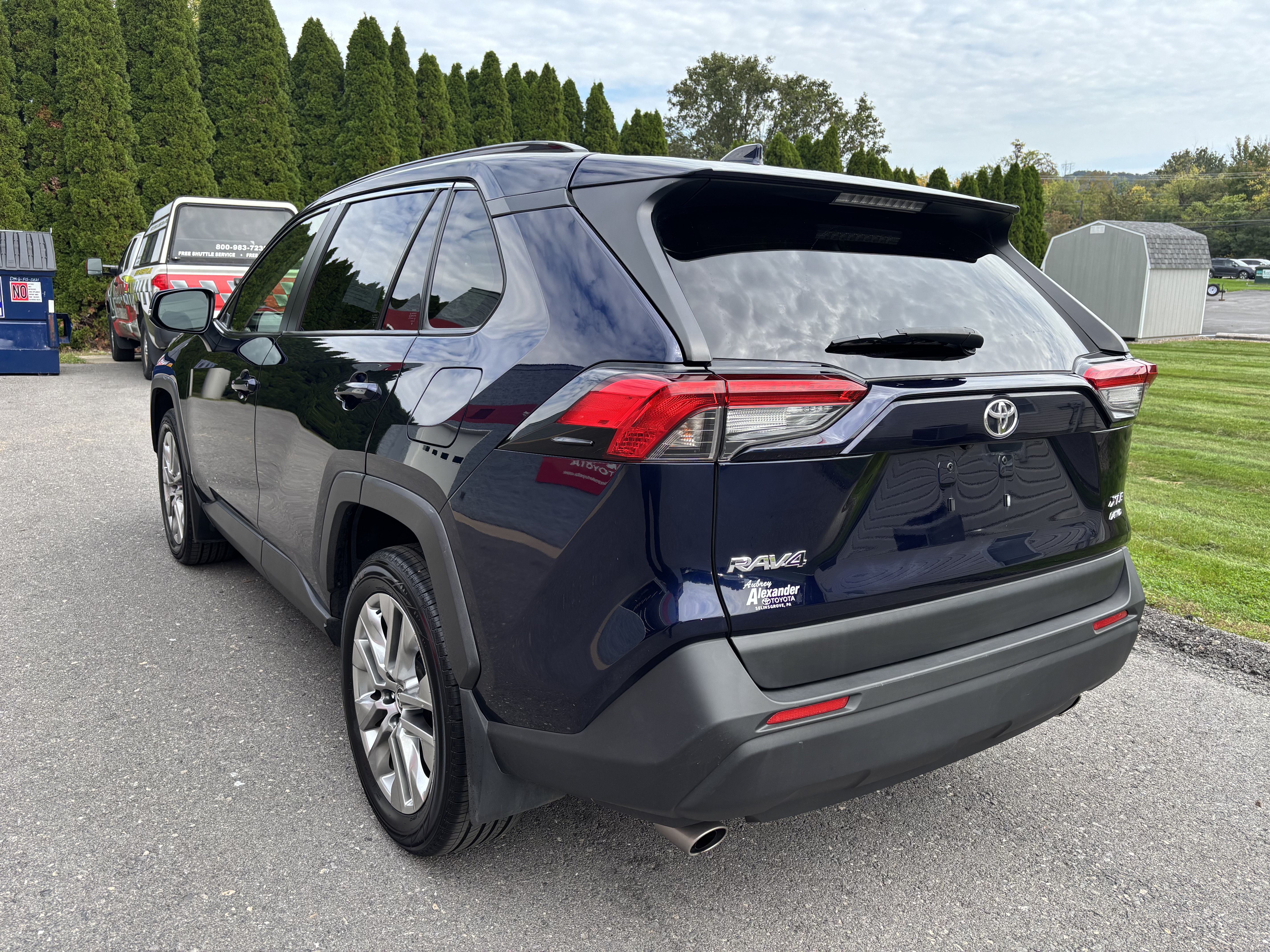 Used 2020 Toyota RAV4 XLE Premium AWD/4WD image 6
