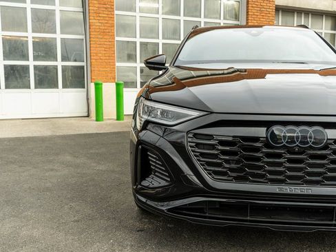 Used 2024 Audi Q8 e-tron Prestige image 42