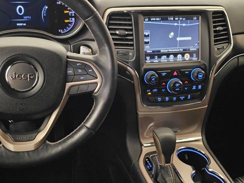Used 2017 Jeep Grand Cherokee Limited AWD/4WD image 11