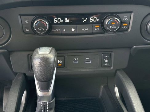Used 2024 Nissan Frontier SV w/ SV Convenience Package image 24