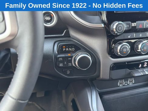 Used 2025 RAM 1500 Big Horn AWD/4WD image 32
