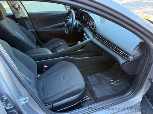 Used 2024 Hyundai Elantra SE FWD image 10