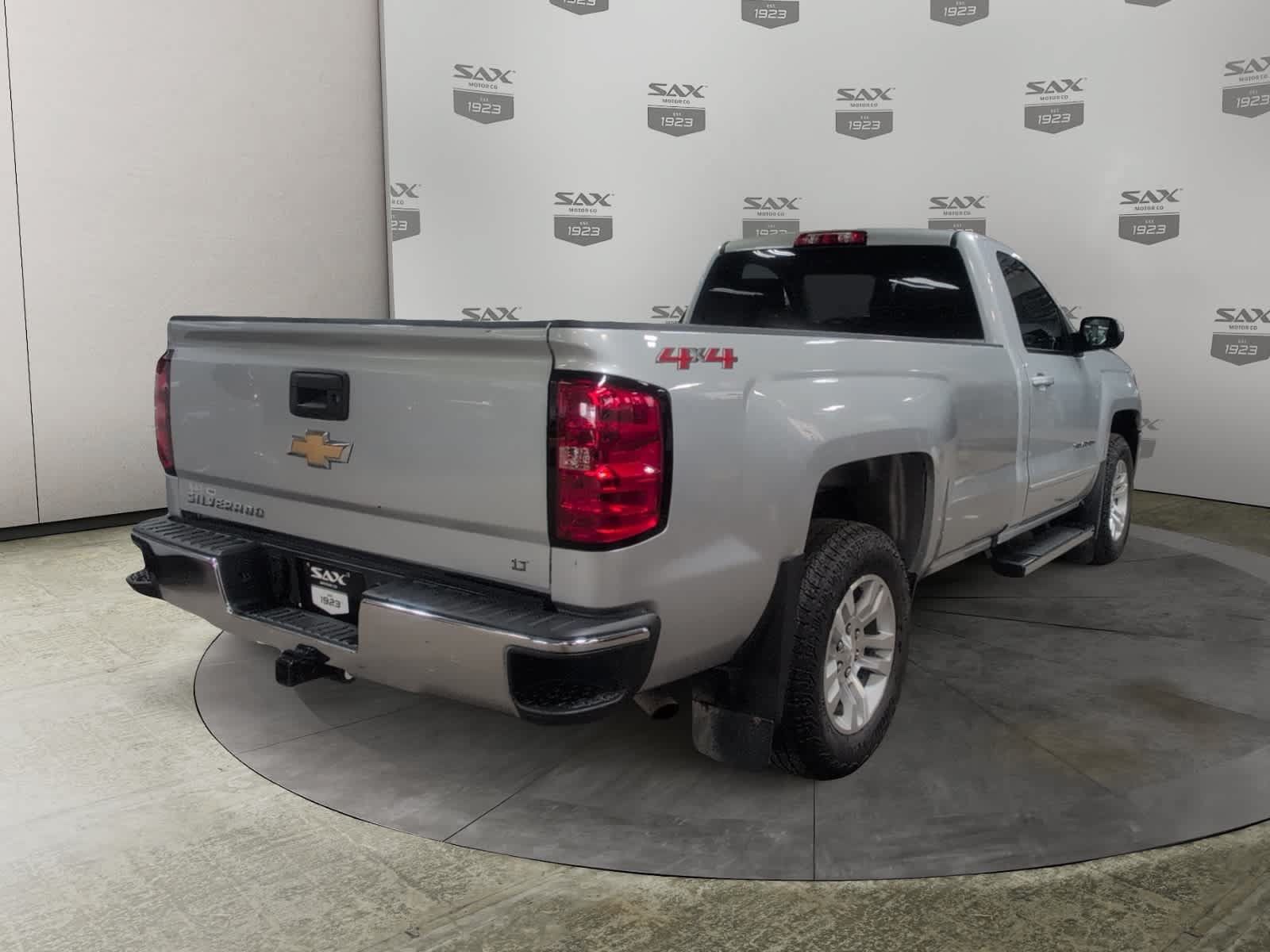 Used 2018 Chevrolet Silverado 1500 LT w/ LT Convenience Package AWD/4WD image 5