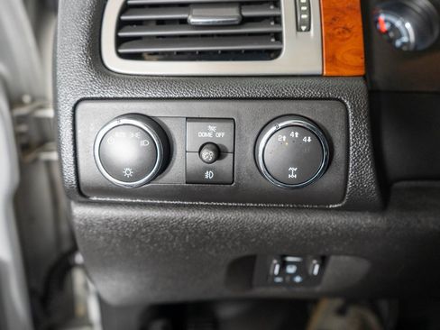 Used 2011 GMC Sierra 2500 SLT w/ SLT Convenience Package image 18