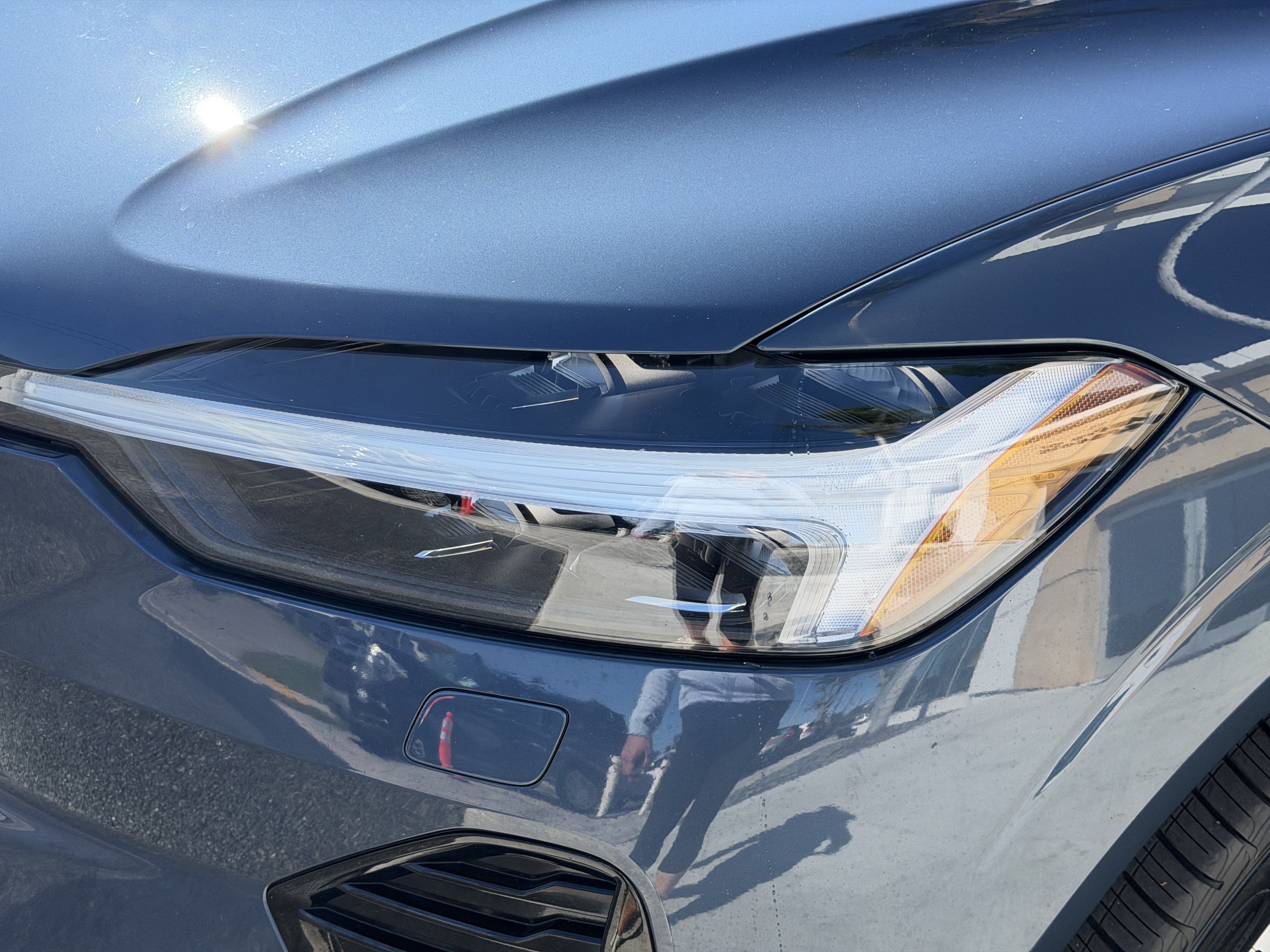 Certified 2024 Volvo XC60 B5 Plus w/ Protection Package Premier AWD/4WD image 8