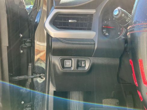 Used 2022 GMC Acadia SLE w/ Driver Convenience Package AWD/4WD image 11