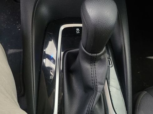 Used 2025 Toyota Corolla LE FWD image 6