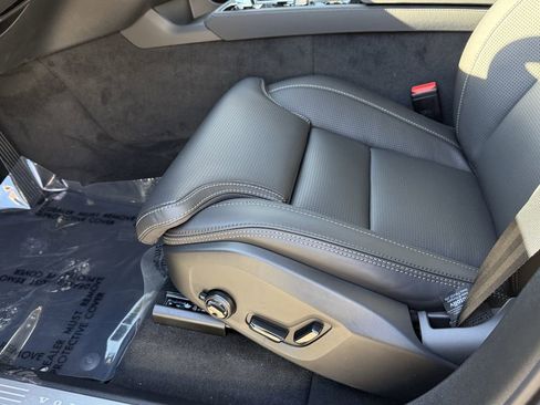 New 2026 Volvo XC90 B6 Ultra w/ Protection Package image 16