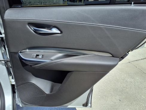 Used 2021 Cadillac XT4 Premium Luxury FWD image 12