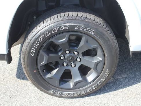 Used 2025 RAM 1500 Big Horn AWD/4WD image 37