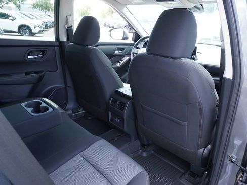 Certified 2026 Nissan Rogue SV FWD image 10