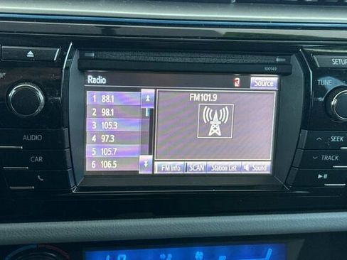 Used 2014 Toyota Corolla LE FWD image 17