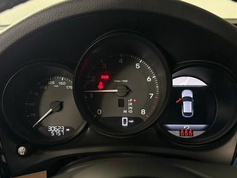 Used 2024 Porsche Macan AWD/4WD image 22