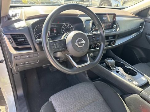 Used 2023 Nissan Rogue SV FWD image 18