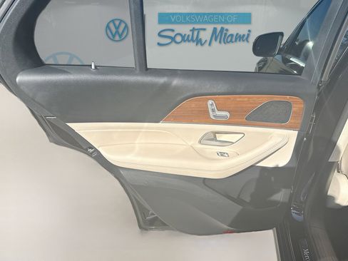 Used 2021 Mercedes-Benz GLE 350 w/ 3rd Row Seat Package image 27