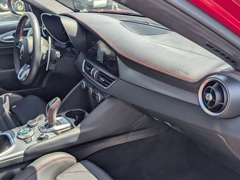 Used 2024 Alfa Romeo Giulia Ti image 17