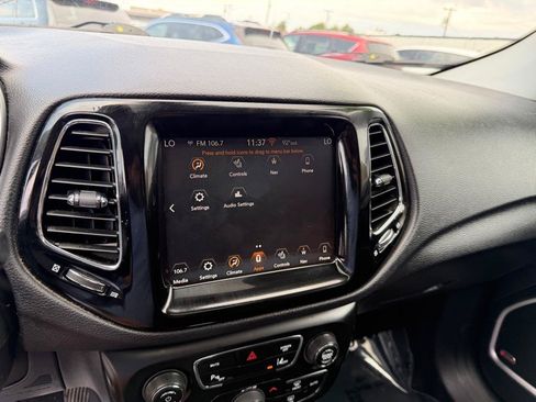 Used 2018 Jeep Compass Limited w/ Navigation Group AWD/4WD image 43