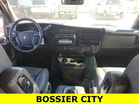 Used 2022 GMC Savana 2500 Extended w/ Enhanced Convenience Package image 12