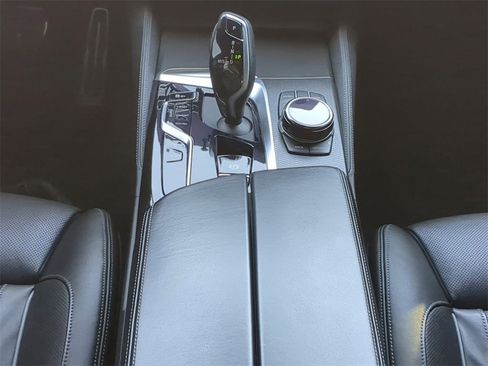 Used 2022 BMW M550i xDrive w/ Executive Package image 20