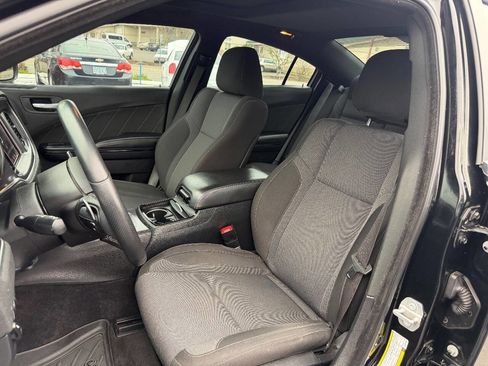 Used 2017 Dodge Charger R/T w/ Navigation & Travel Group image 7