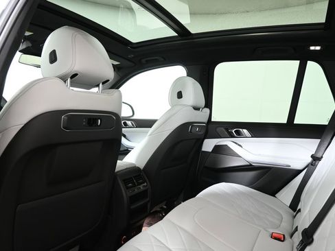 Certified 2024 BMW X5 xDrive50e w/ Premium Package image 33