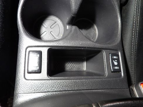 Used 2019 Nissan Rogue SV w/ Premium Package image 14