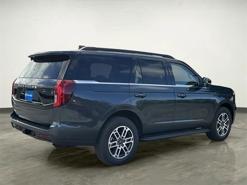 New 2025 Ford Expedition Active image 10