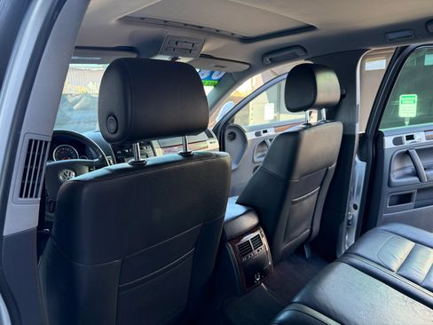 Used 2008 Volkswagen Touareg V6 AWD/4WD image 14