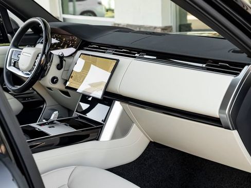 New 2026 Land Rover Range Rover SE AWD/4WD image 32