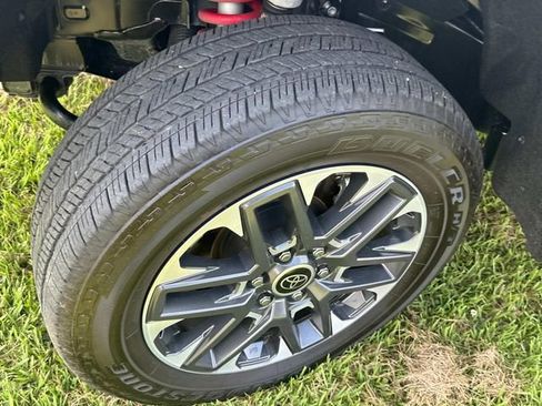 Used 2024 Toyota Tundra Limited image 13