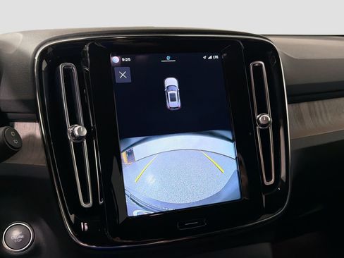 Certified 2023 Volvo XC40 B4 Core FWD image 14